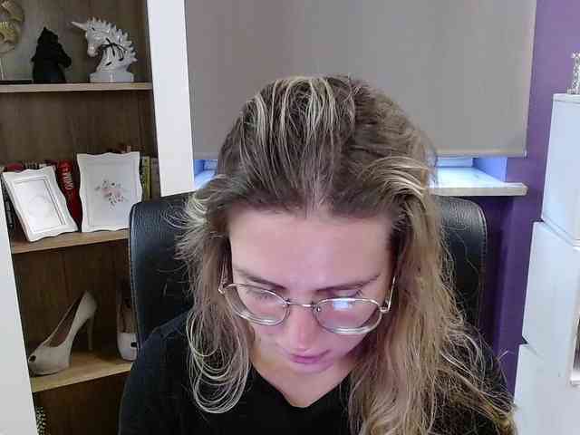 Soft-Zoey webcam