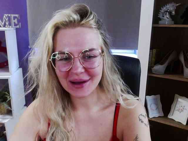 Soft-Zoey webcam