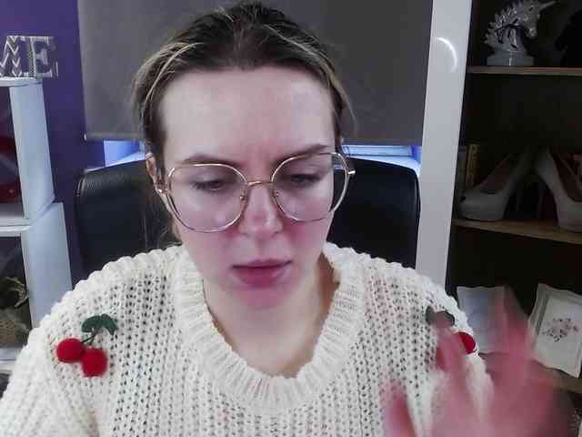 Soft-Zoey webcam