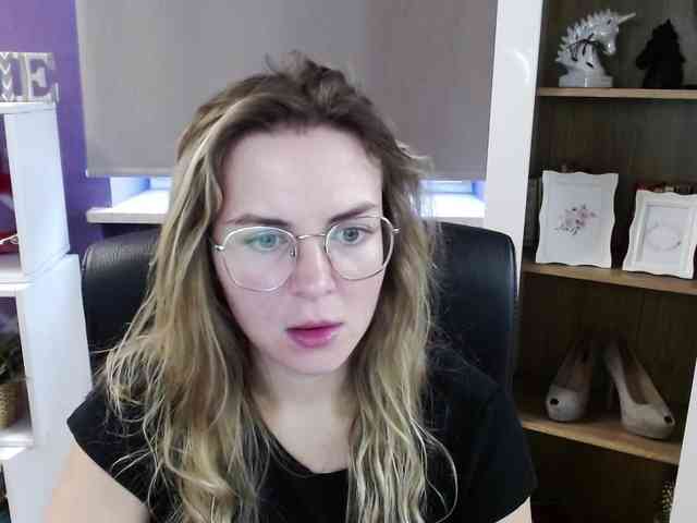 Soft-Zoey webcam