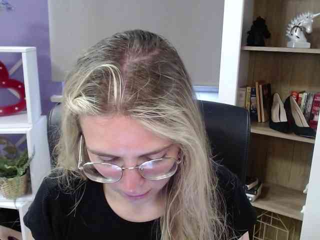 Soft-Zoey webcam