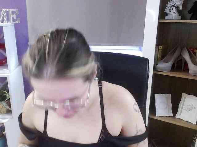 Soft-Zoey webcam