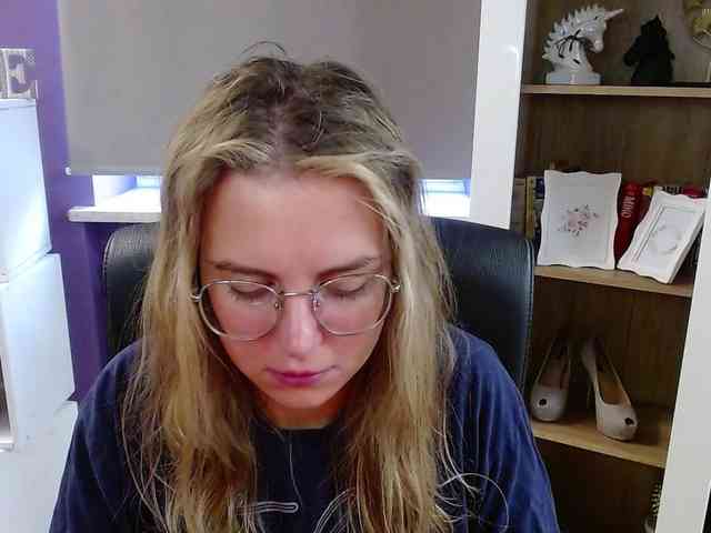 Soft-Zoey webcam
