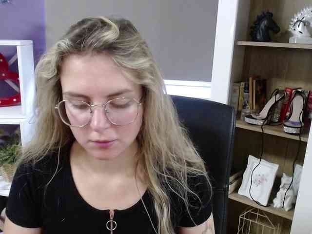 Soft-Zoey webcam