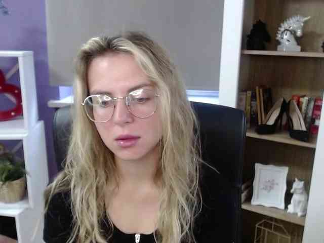 Soft-Zoey webcam