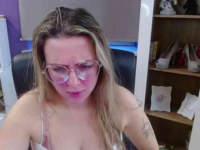 Soft-Zoey webcam