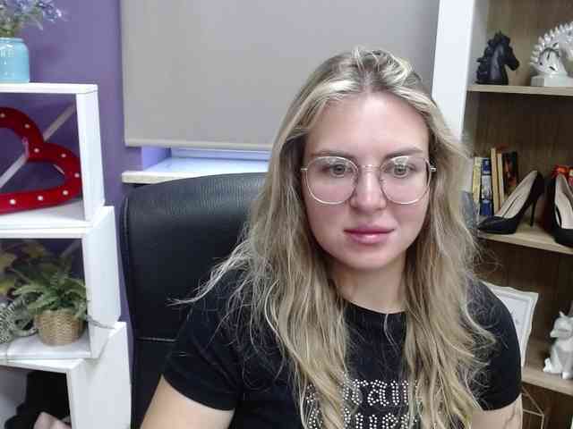 Soft-Zoey webcam