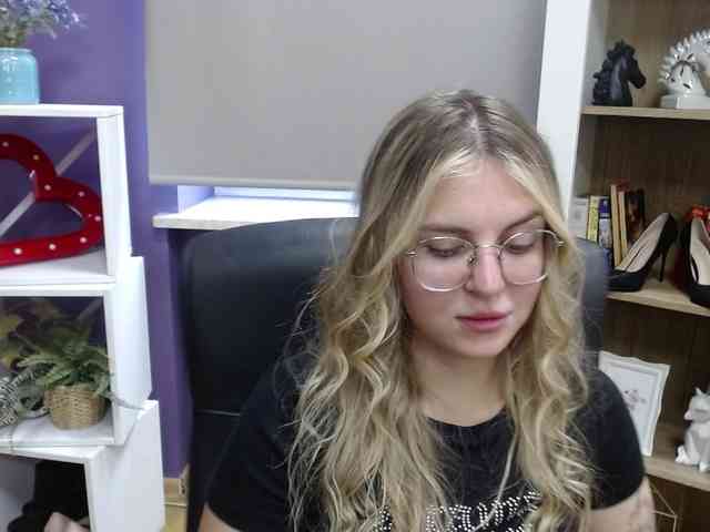 Soft-Zoey webcam