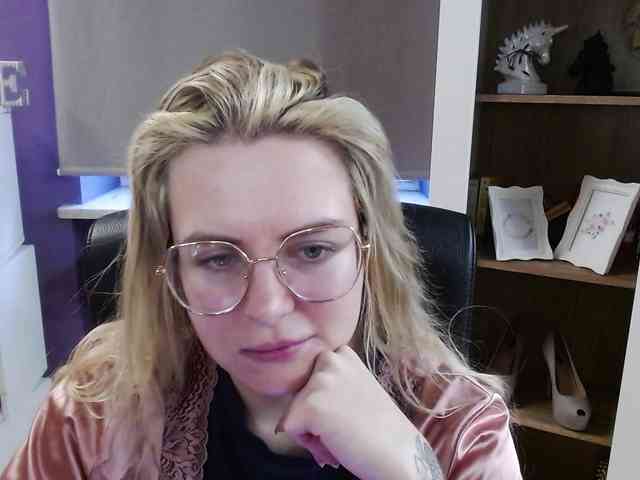 soft-zoey Live Webcam on BongaCams