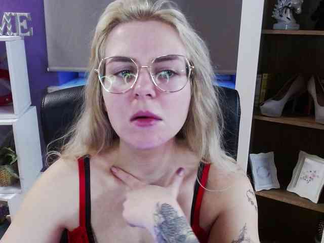 Soft-Zoey webcam