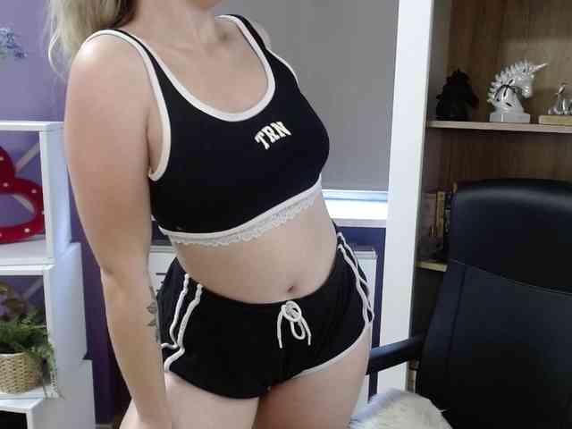 Soft-Zoey webcam