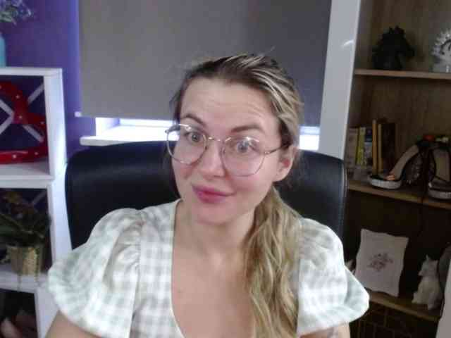 Soft-Zoey webcam