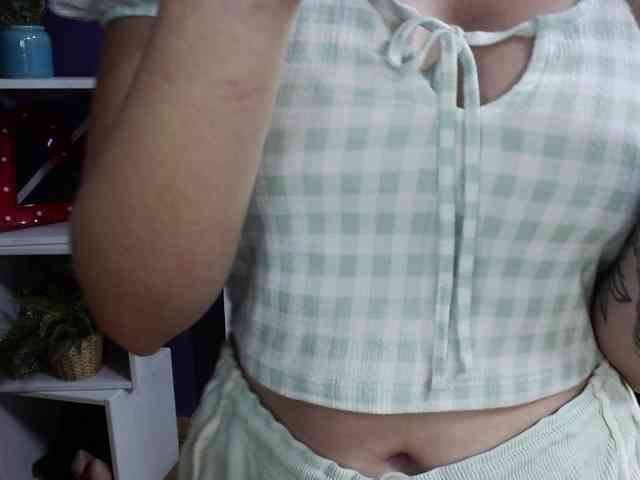 Soft-Zoey webcam