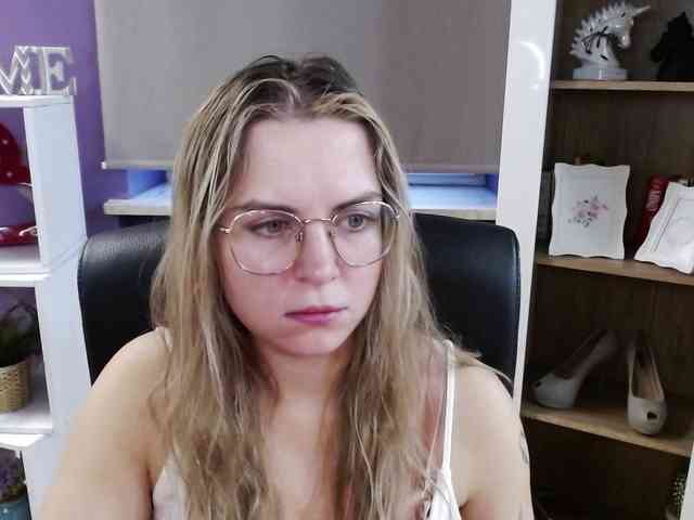 Soft-Zoey webcam