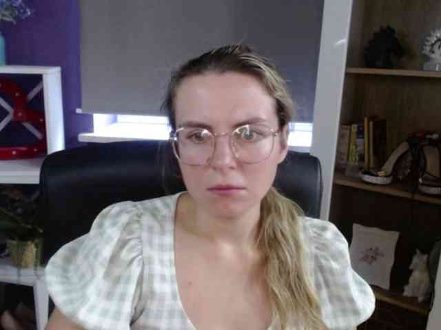 Soft-Zoey webcam