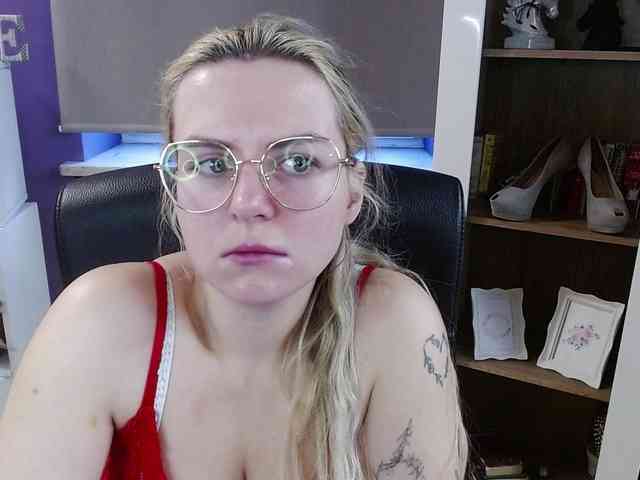 Soft-Zoey webcam