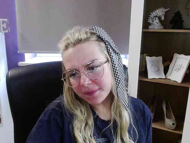 soft-zoey Live Webcam on BongaCams