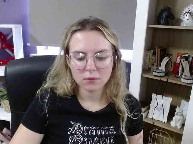 Soft-Zoey webcam