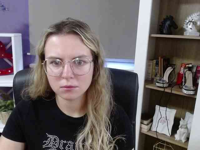 Soft-Zoey webcam