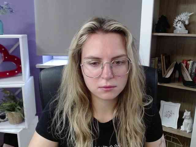Soft-Zoey webcam