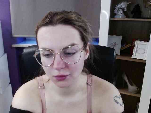 Soft-Zoey webcam
