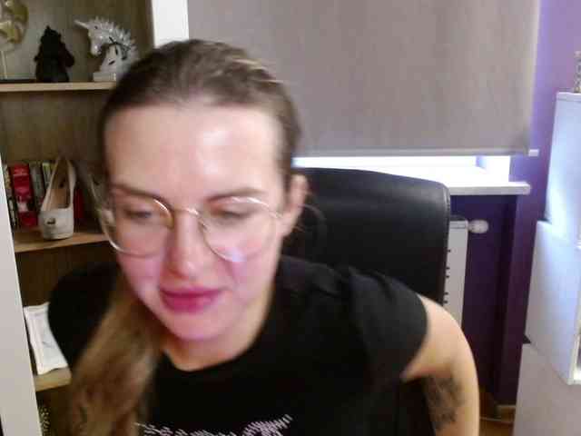 Soft-Zoey webcam