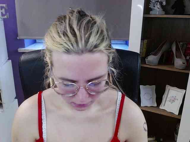 Soft-Zoey webcam