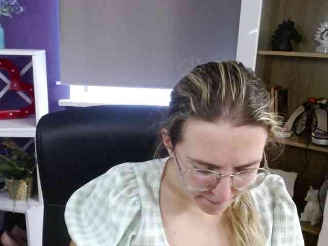 Soft-Zoey webcam