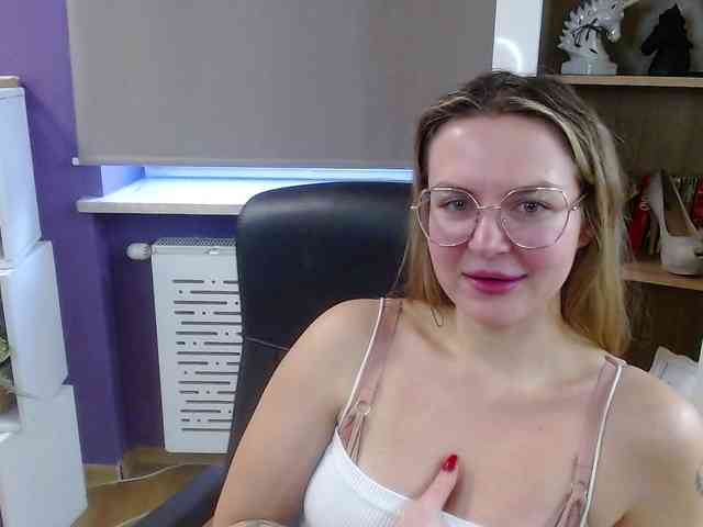 Soft-Zoey webcam