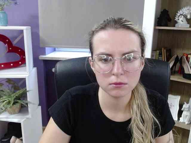 Soft-Zoey webcam