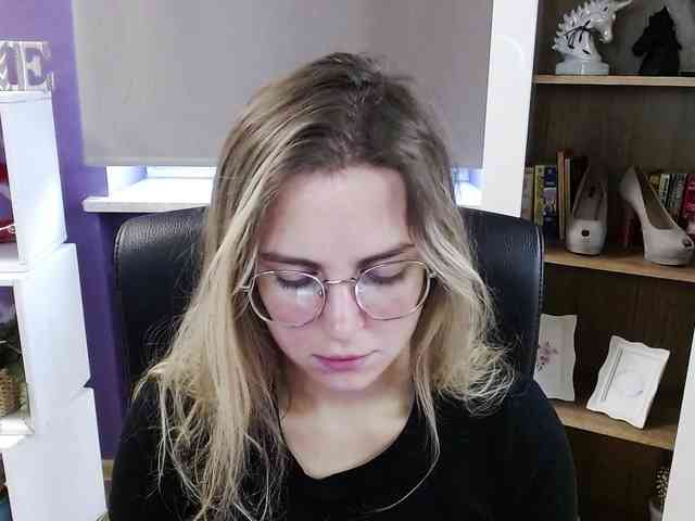 Soft-Zoey webcam