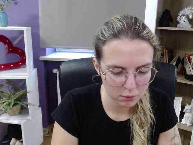Soft-Zoey webcam