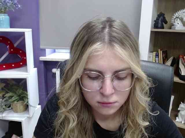 Soft-Zoey webcam