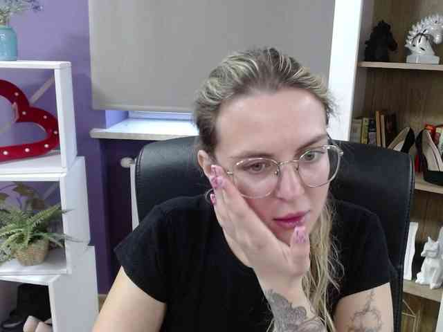 Soft-Zoey webcam
