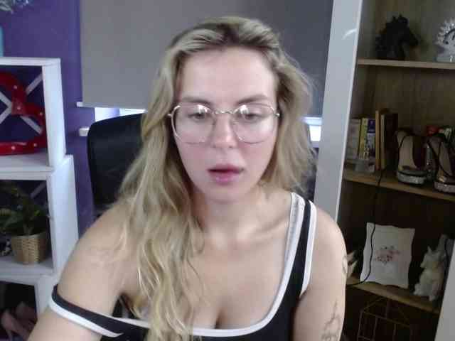 Soft-Zoey webcam