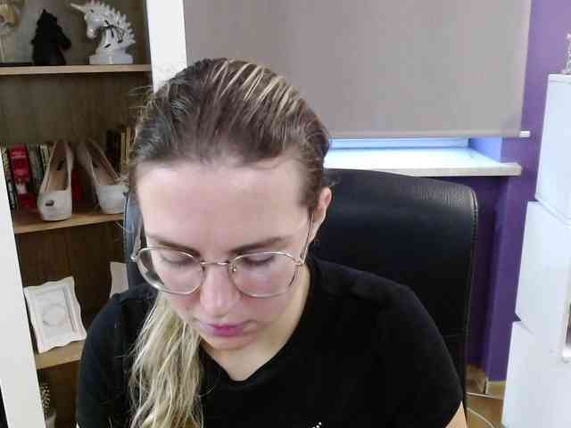 Soft-Zoey webcam