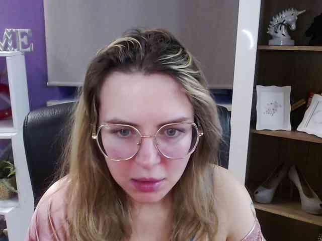 Soft-Zoey webcam