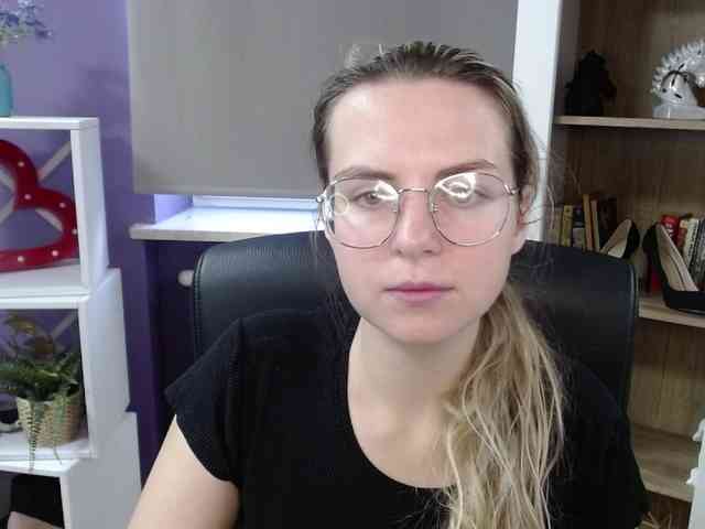 Soft-Zoey webcam