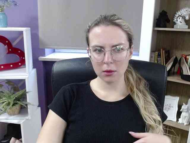 Soft-Zoey webcam