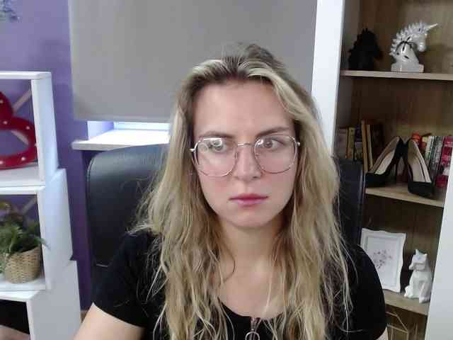 Soft-Zoey webcam