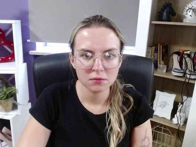 Soft-Zoey webcam