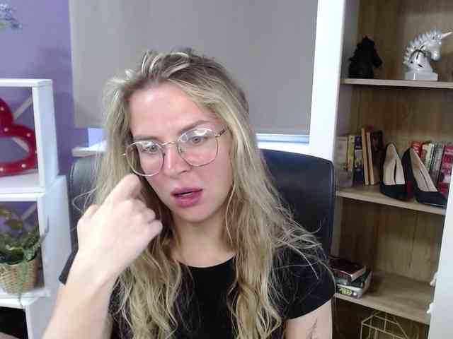 Soft-Zoey webcam