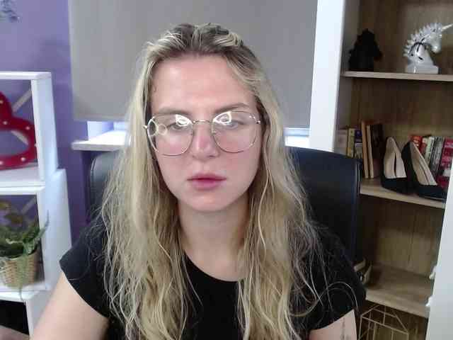 Soft-Zoey webcam