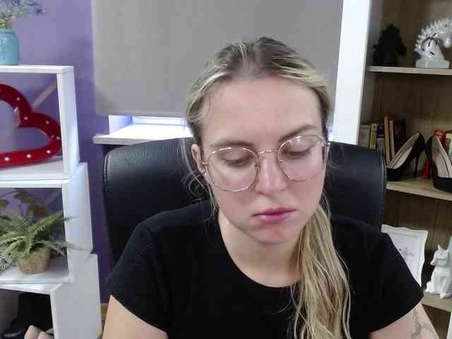 Soft-Zoey webcam