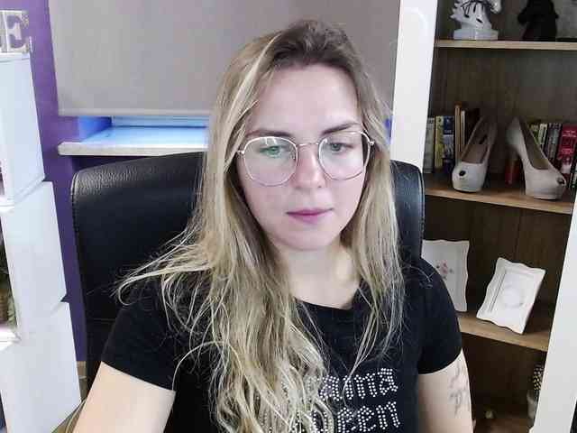 Soft-Zoey webcam