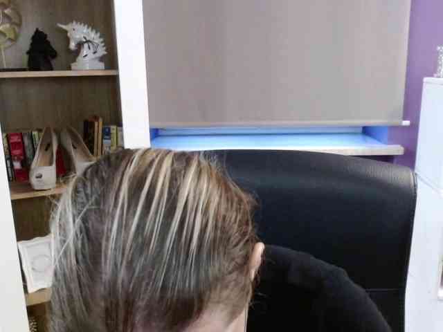 Soft-Zoey webcam