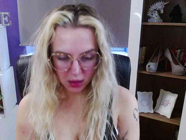 Soft-Zoey webcam