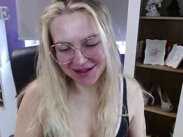 Soft-Zoey webcam