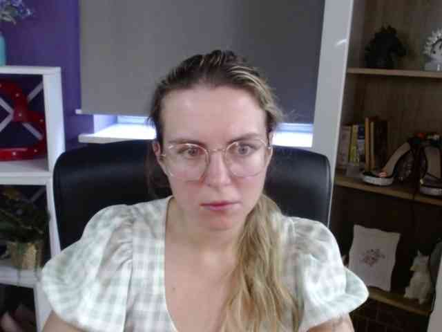 Soft-Zoey webcam