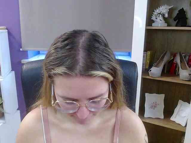 Soft-Zoey webcam